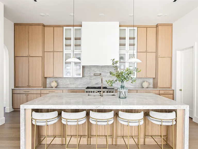 Modern kitchen remodel by Hillstar Construction in Los Angeles